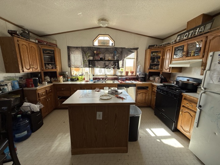 Kitchen with island