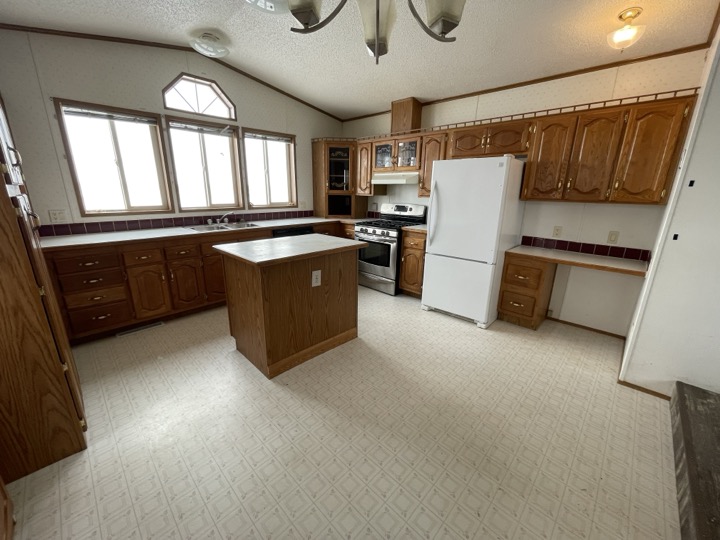 Kitchen with island