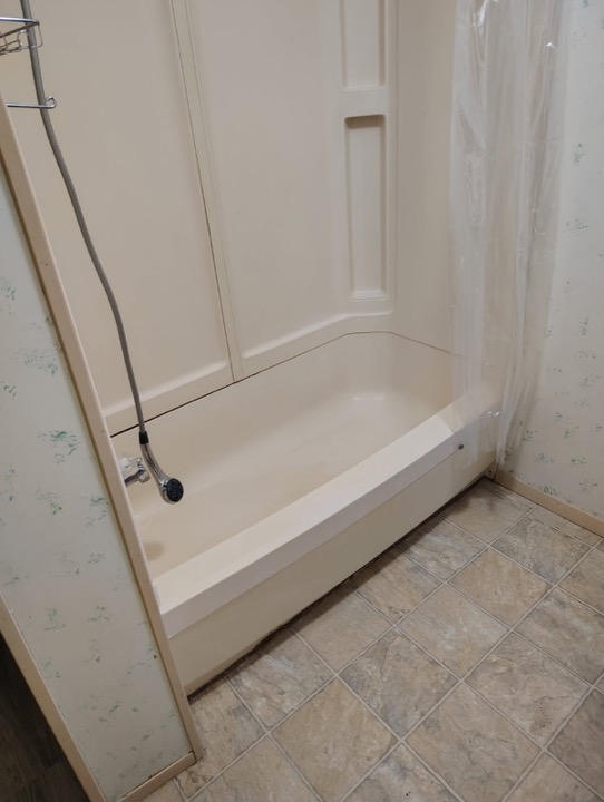 Tub and shower